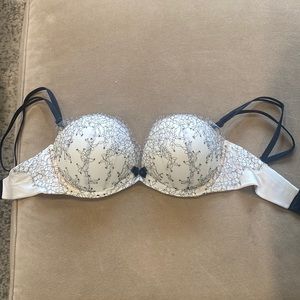 Woman’s Victoria Secret bra